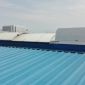 Żaluzjowe klapy WCO służa do odprowadzania ciepła z przestrzeni posufitowej w hali produkcyjnej Paragon w Siechnicach